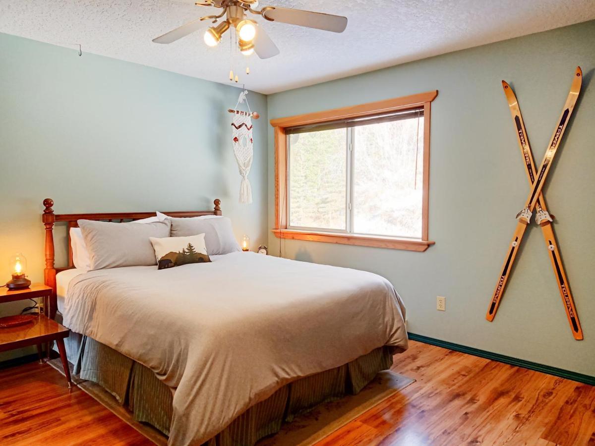 2Mins To Town, Ac & Sauna, Self Check-In, Full Kitchen, Free Laundry & Parking, Family Pet Friendly, Comfortably Sleeps Up To 10 Golden Luaran gambar