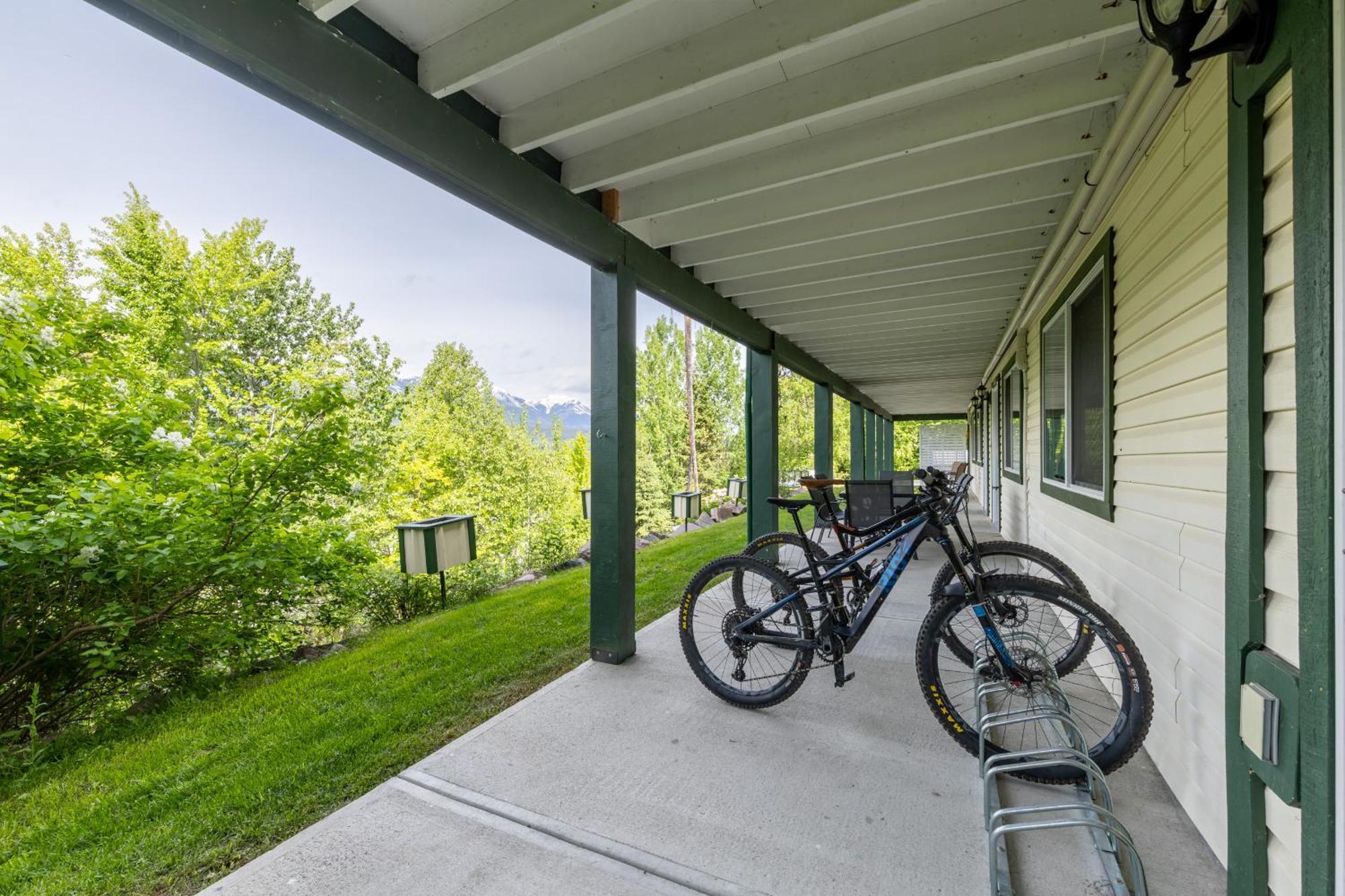 2Mins To Town, Ac & Sauna, Self Check-In, Full Kitchen, Free Laundry & Parking, Family Pet Friendly, Comfortably Sleeps Up To 10 Golden Luaran gambar
