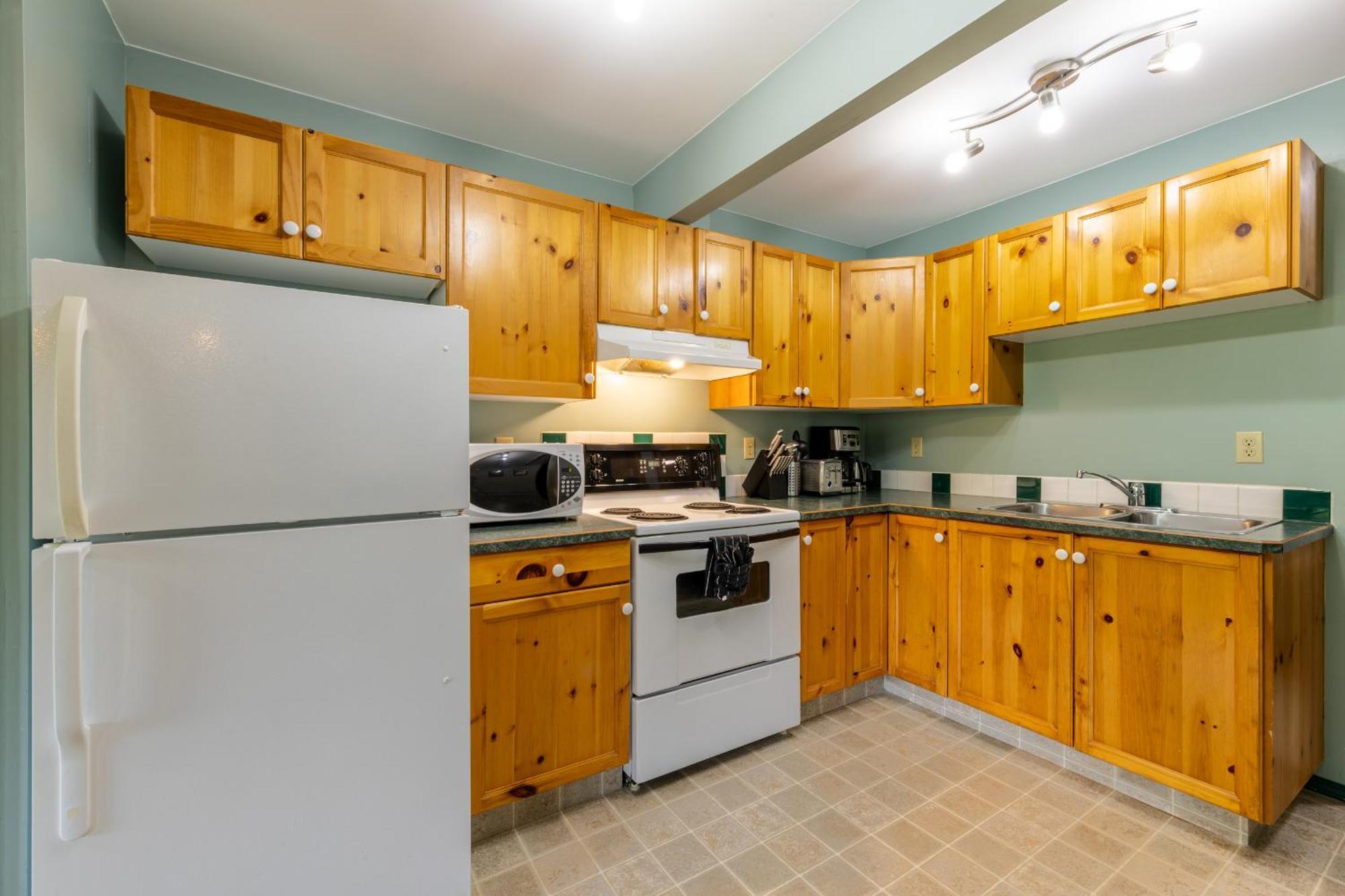 2Mins To Town, Ac & Sauna, Self Check-In, Full Kitchen, Free Laundry & Parking, Family Pet Friendly, Comfortably Sleeps Up To 10 Golden Luaran gambar