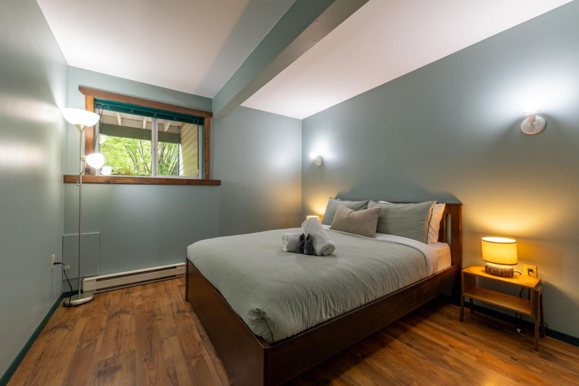 2Mins To Town, Ac & Sauna, Self Check-In, Full Kitchen, Free Laundry & Parking, Family Pet Friendly, Comfortably Sleeps Up To 10 Golden Luaran gambar