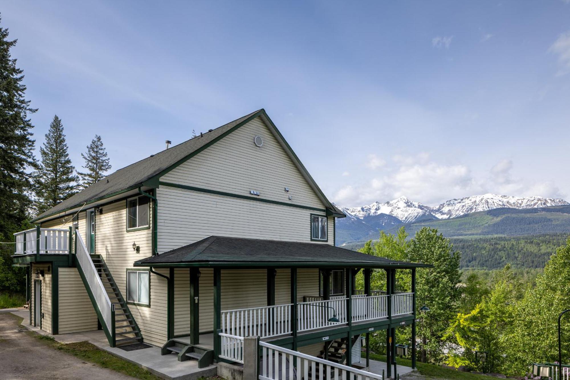 2Mins To Town, Ac & Sauna, Self Check-In, Full Kitchen, Free Laundry & Parking, Family Pet Friendly, Comfortably Sleeps Up To 10 Golden Luaran gambar